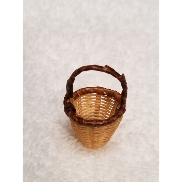 Miniture woven basket 1 1/2 by 3/4 #81824 - Picture 4 of 4